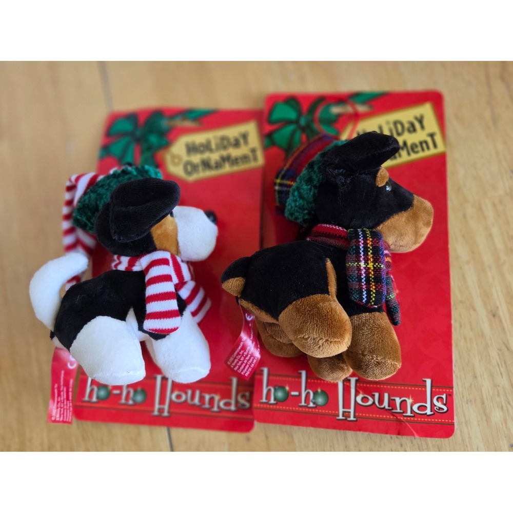 2 Vtg 2002 Commonwealth Ho Ho Hounds Plush Christmas Ornaments Beagle Dachshund